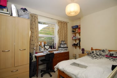 3 bed flat, Napier Terrace, Flat 1, Mutley, Plymouth, PL46ER - Image 2